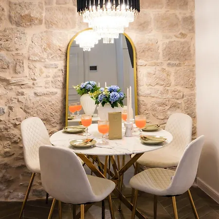 לינה וארוחת בוקר Prisca Luxury With Breakfast 4*