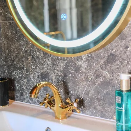 Prisca Luxury With Breakfast